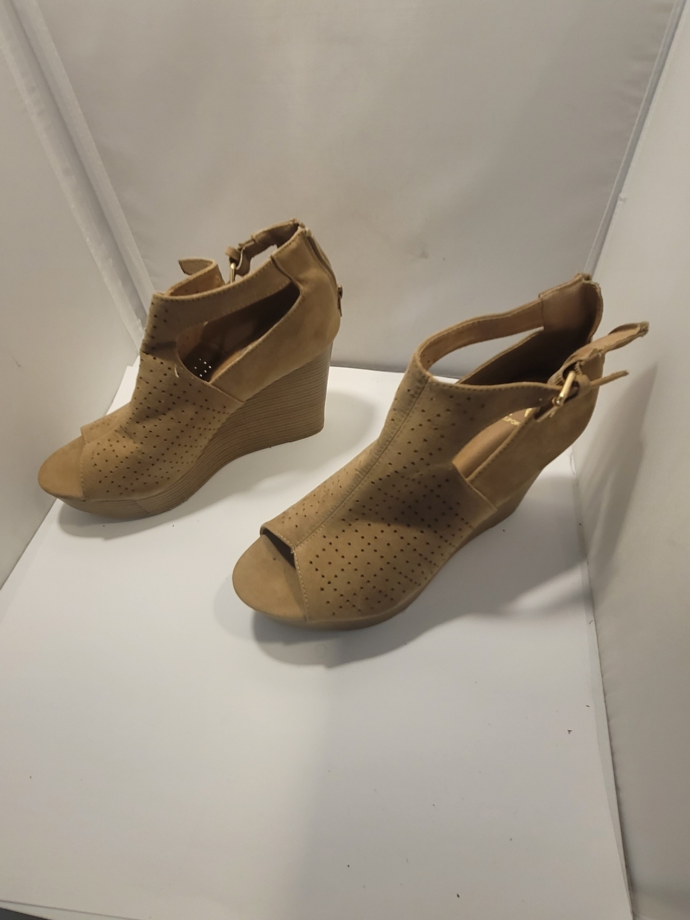 Report Tan  Peep-Toe Wedge Sandals Size 10